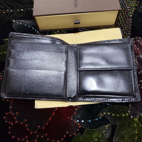 Louis Vuitton Wallet - Picture 9 of 16